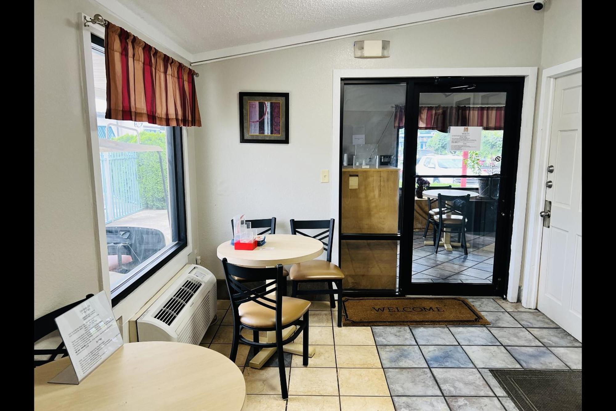 Hotel Cozy Garden By Oyo Hwy 40 2*